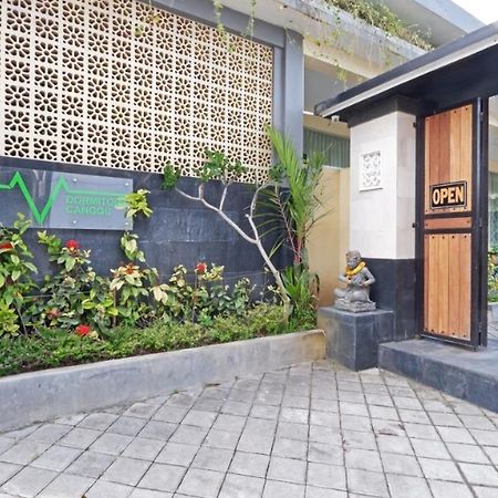 V Canggu Dormitory Екстериор снимка