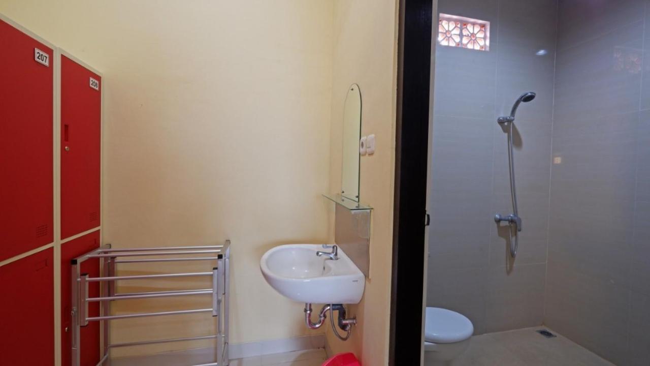 V Canggu Dormitory Екстериор снимка