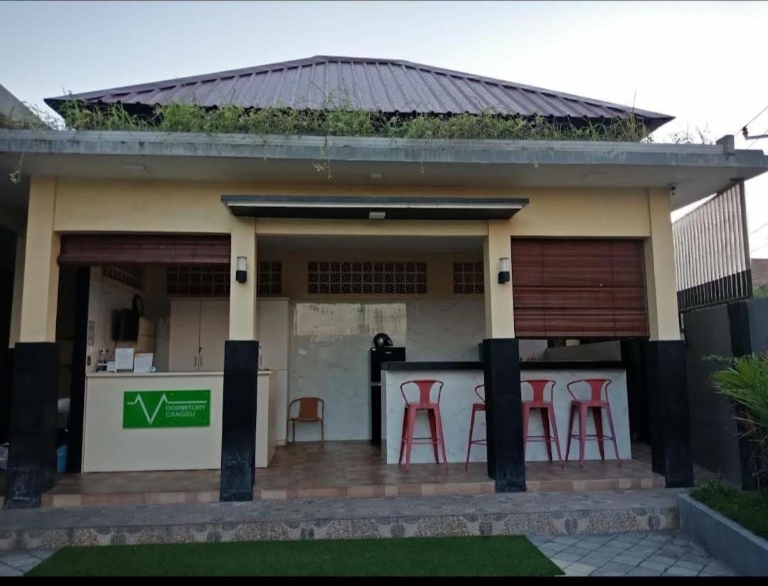 V Canggu Dormitory Екстериор снимка